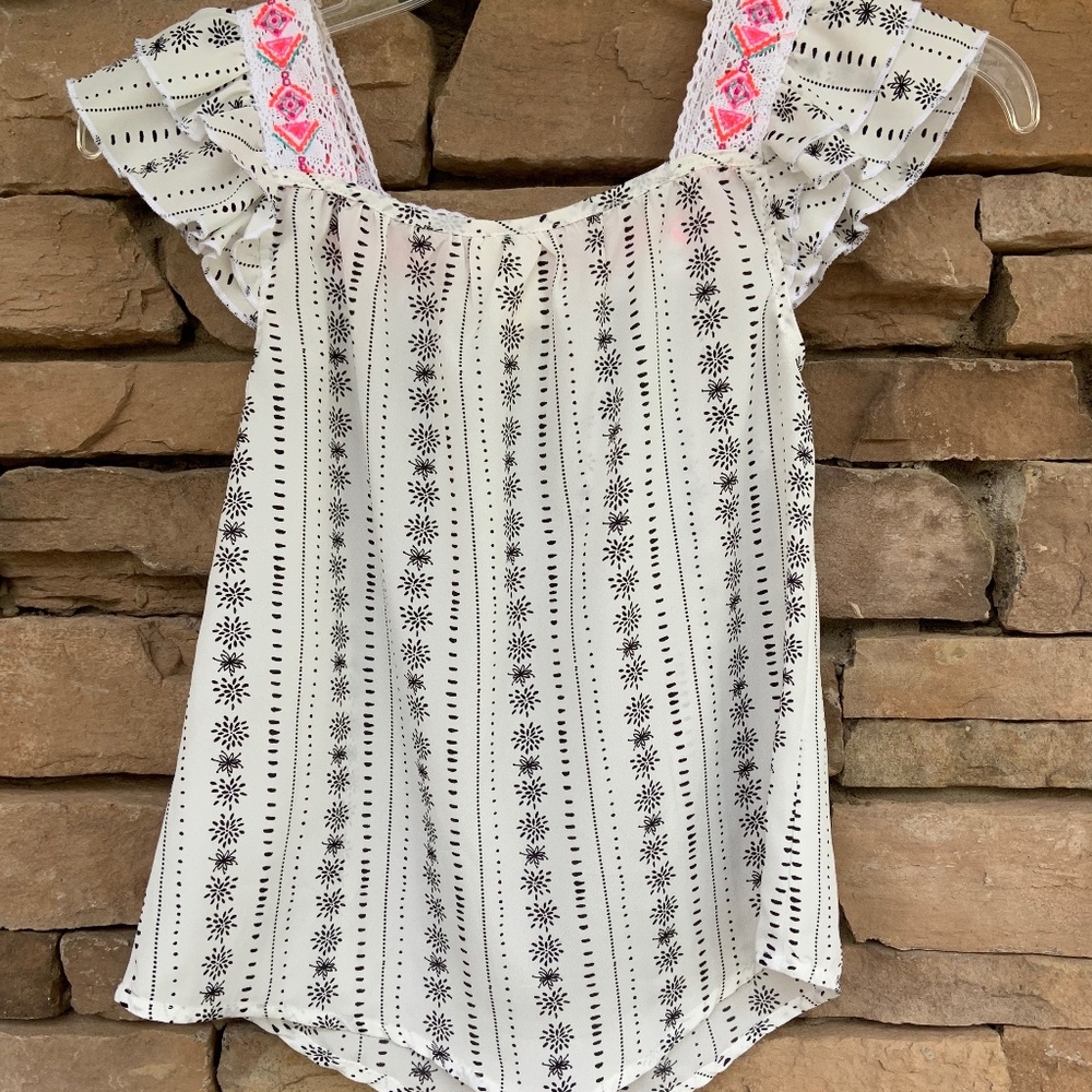 belle de jour girls size M shirt